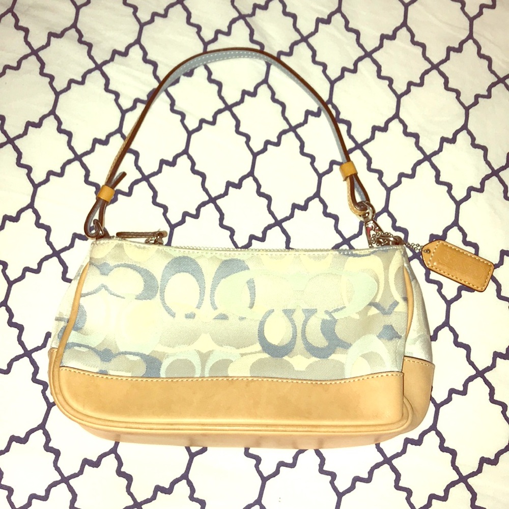 Cute vintage coach purse, barely used!